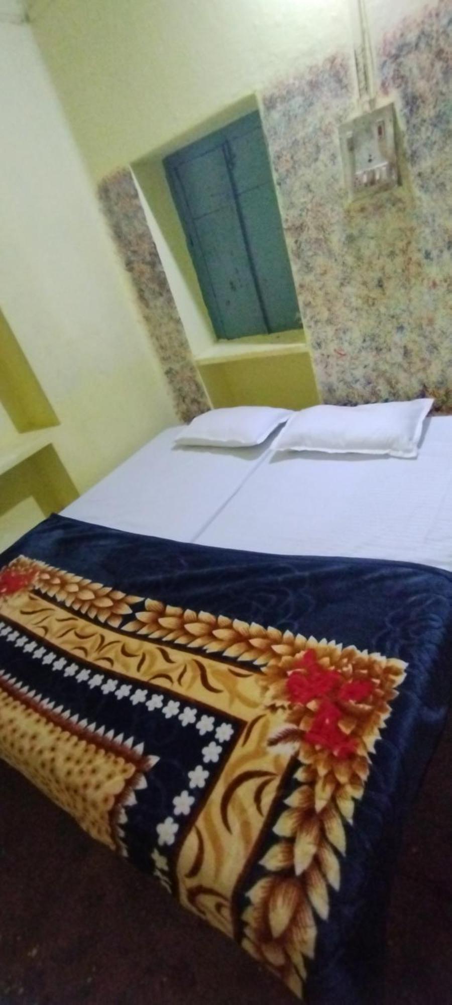 Sri Viswanatham Guest House Varanasi Exterior photo